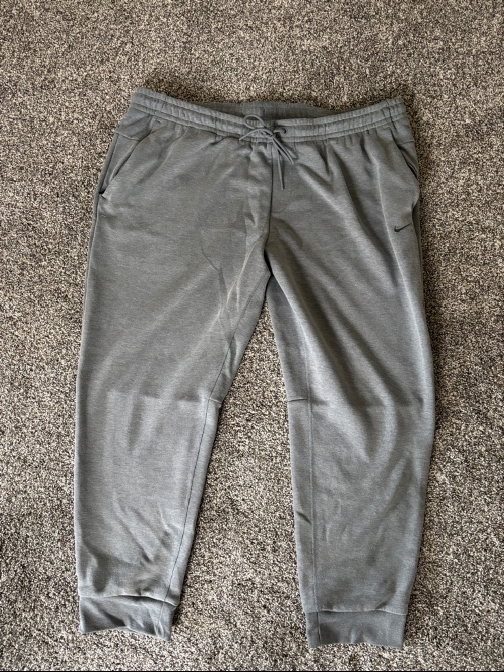 Nike Men’s Gray dry fit Joggers size XXL, never worn